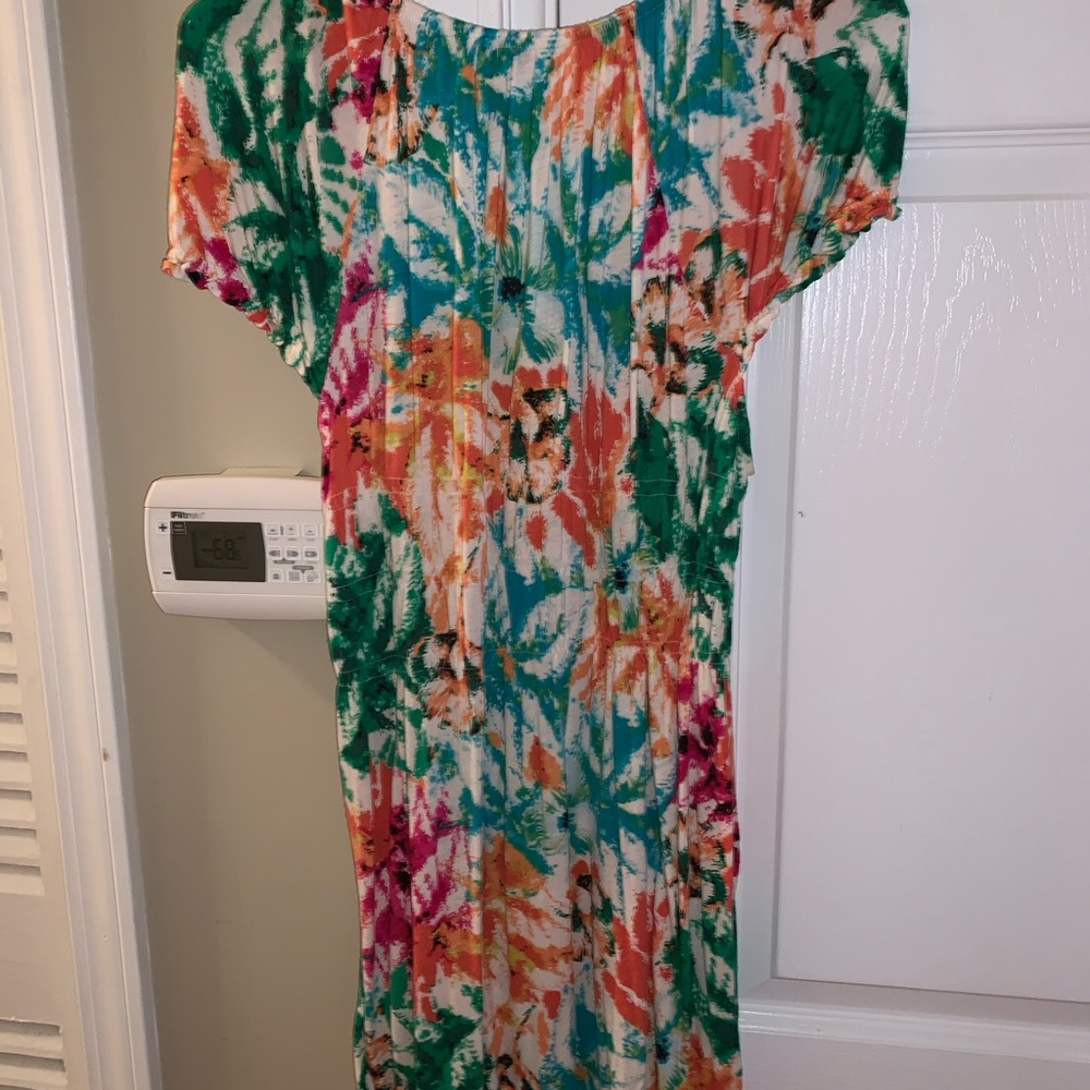 Colorful patterned top - Picture 2 of 3